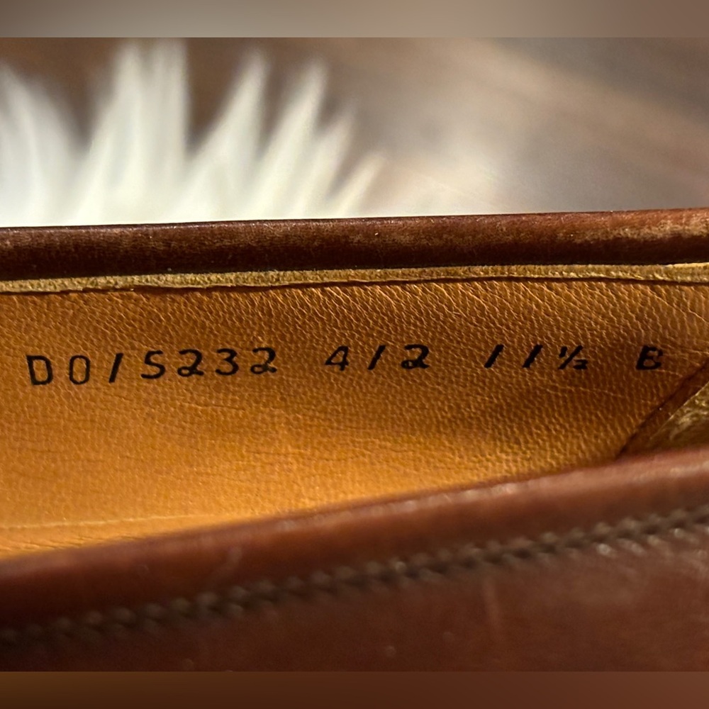 Ferragamo brown dress shoe with tassel detail size 11.5B - Picture 5 of 6